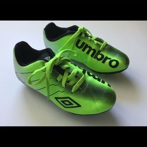 ⚽️ UMBRO GREEN SOCCER CLEATS ⚽️